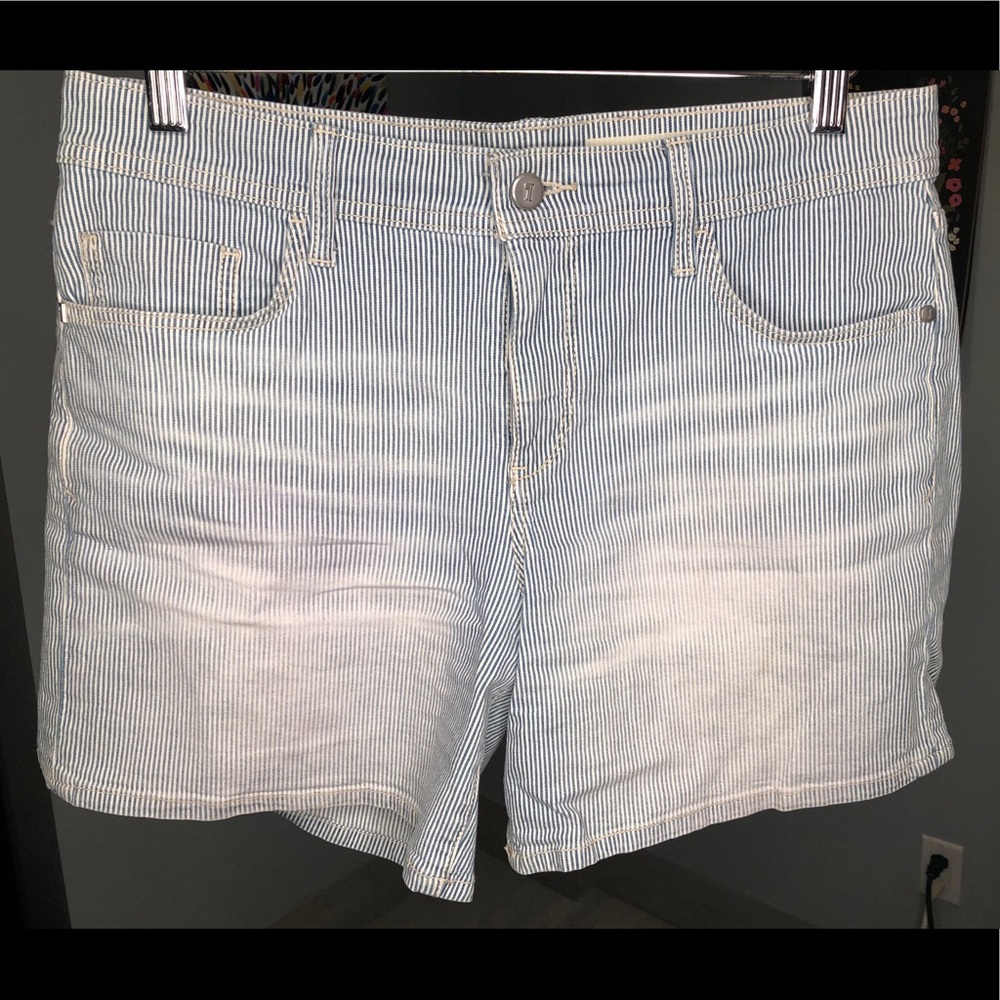 Women’s Casual Shorts